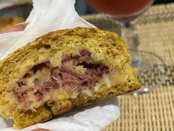 Esfirra integral de carne